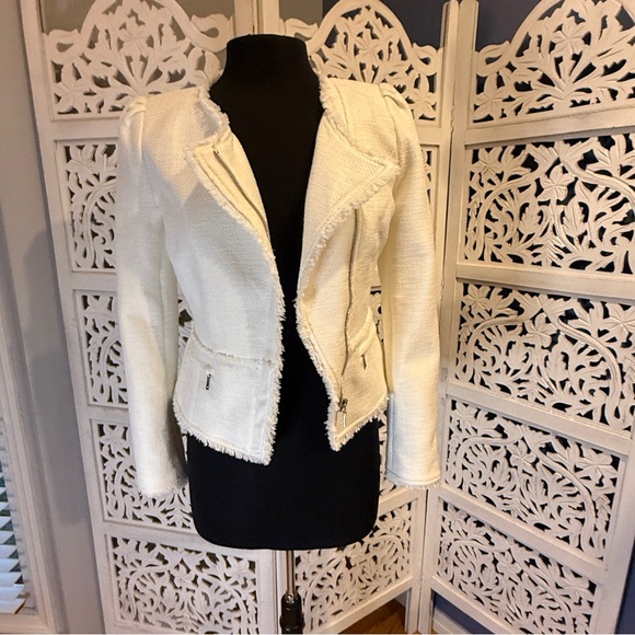 White House Black Market Jackets & Blazers - NWT White House Black Market Cream Tweed Zip Blazer Sz 0